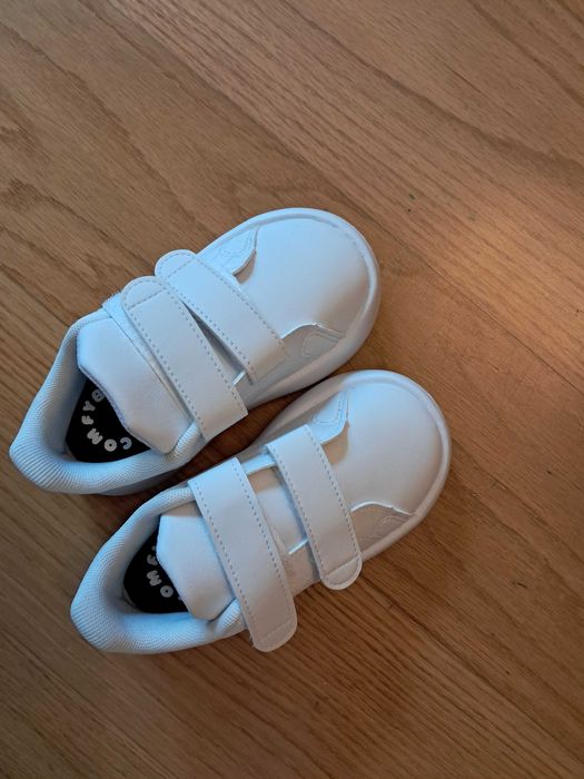 sapatilhas ADIDAS novas