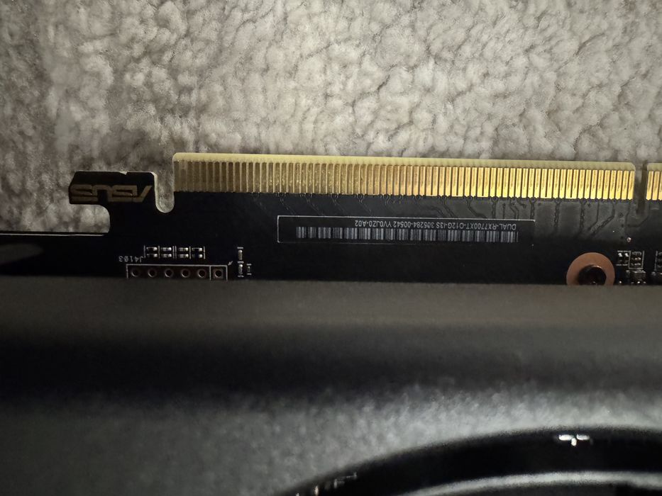 Karta graficzna ASUS Dual RX7700XT 12 GB