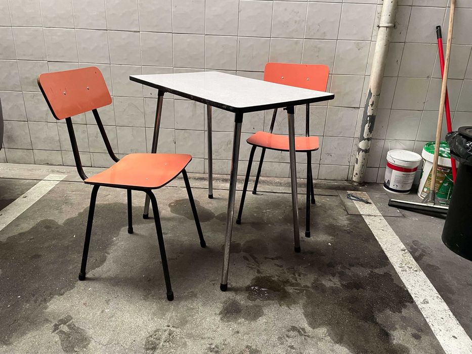 conjunto de cadeiras e mesa vintage para cozinha