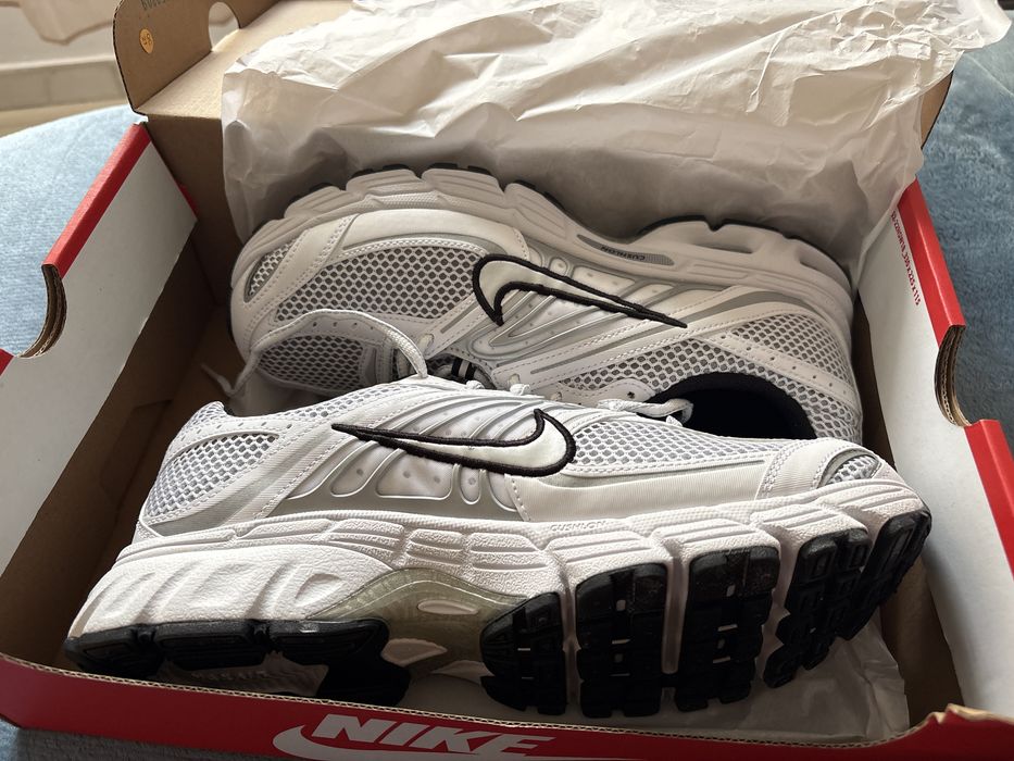 Nike Moto 2K.