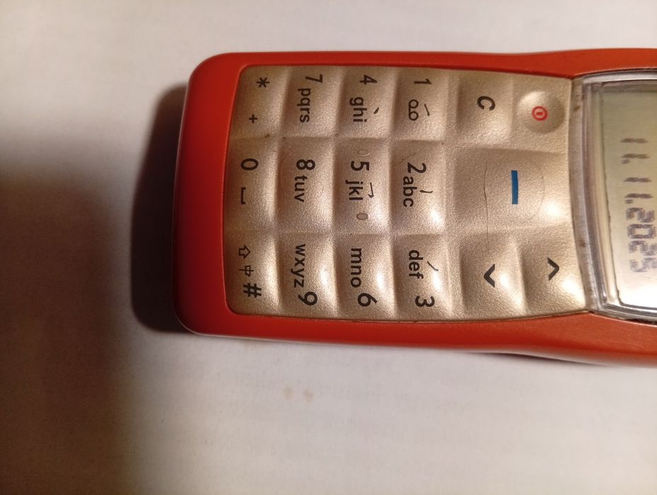 Телефон Nokia 1100