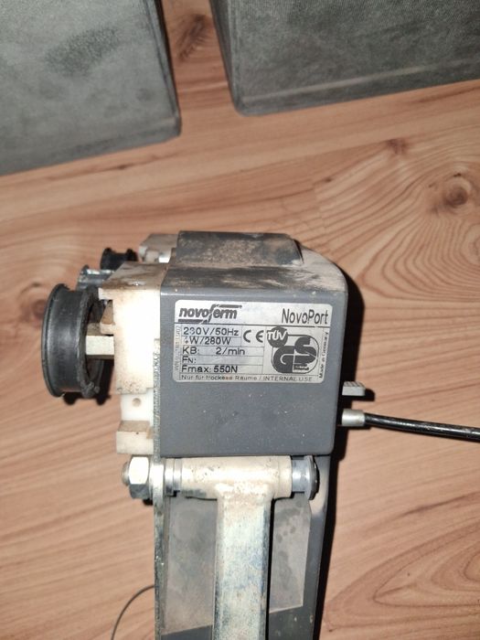 Napęd automat boczny do bramy garazowej Novoferm Novoport