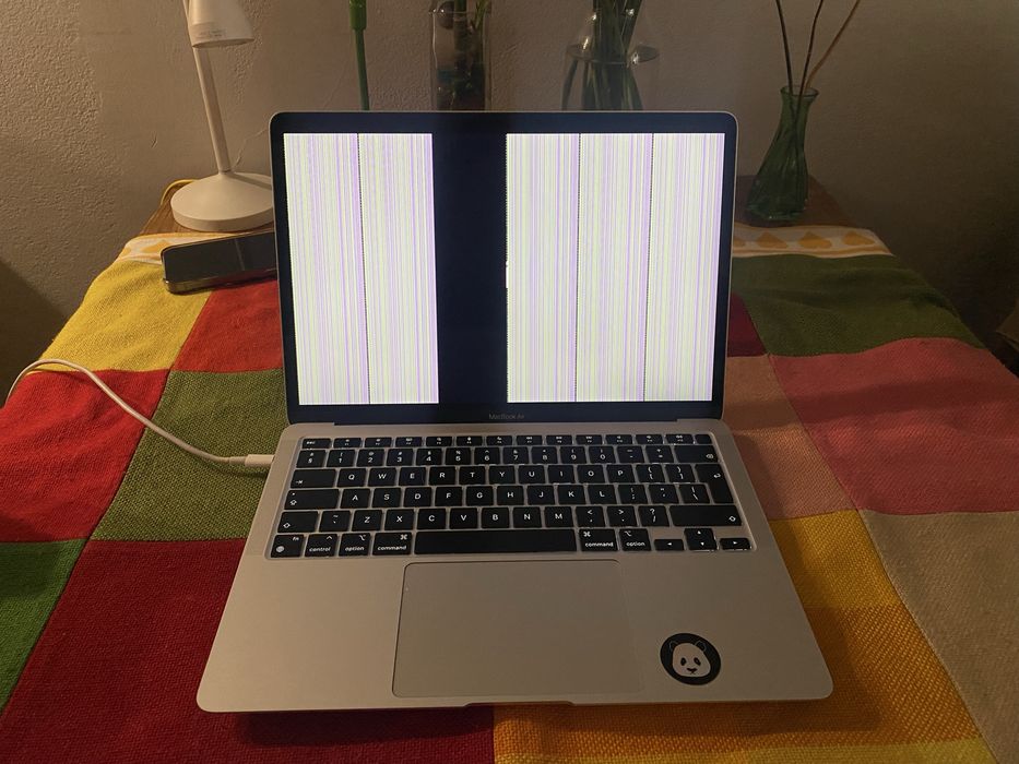 Sprzedam oryginalnego MacBooka Air (Apple M1, 2020), model A2337.