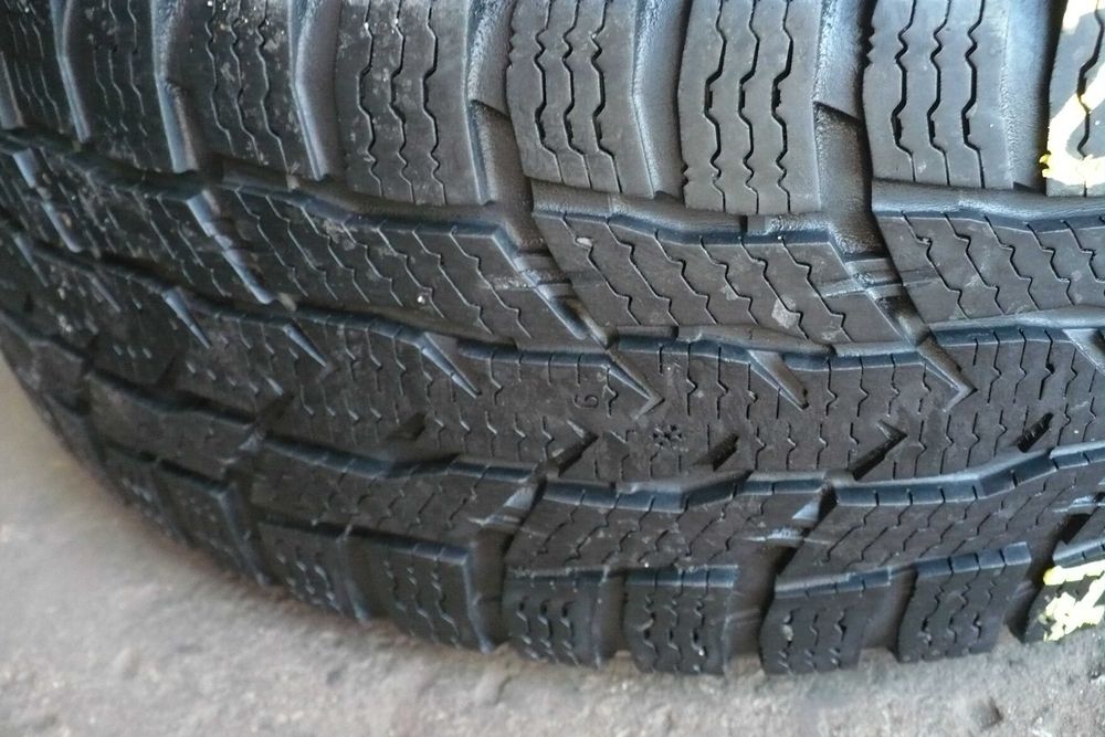 Opony Dostawcze Nokian 215/65R16C  8mm Zima 2 szt.