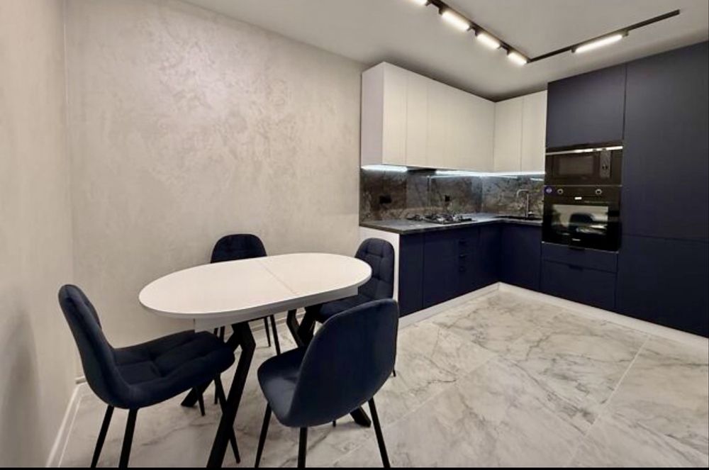 Продаж 2 км квартири вул. Смакули, новобудова