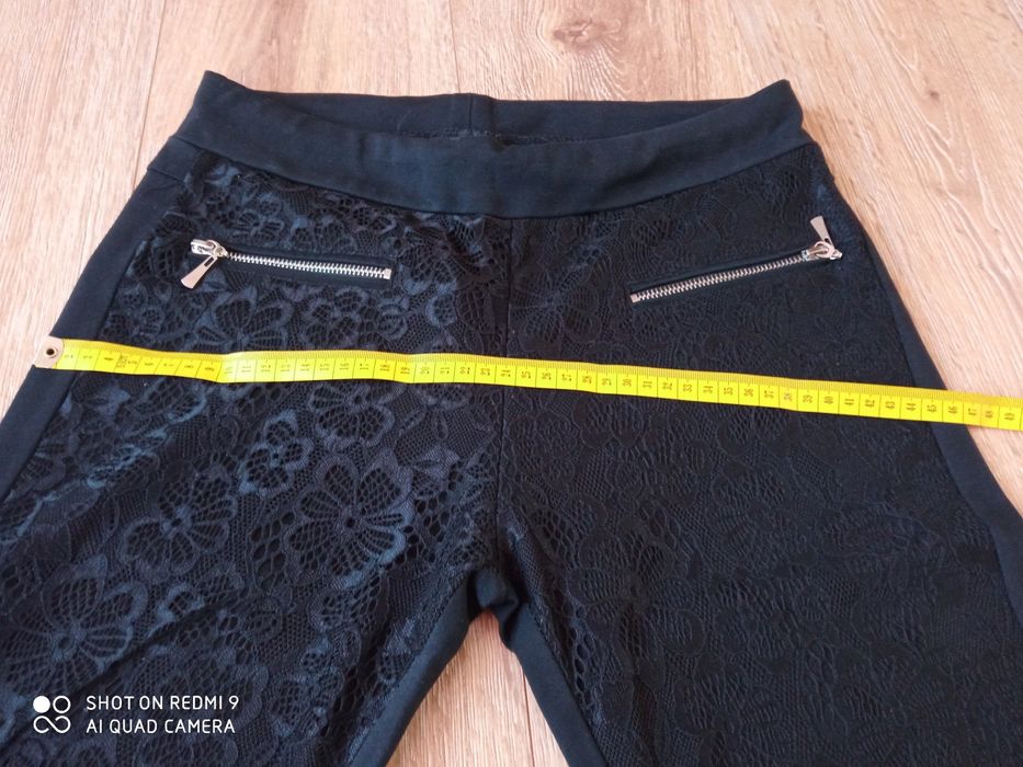 Spodnie czarne z koronką