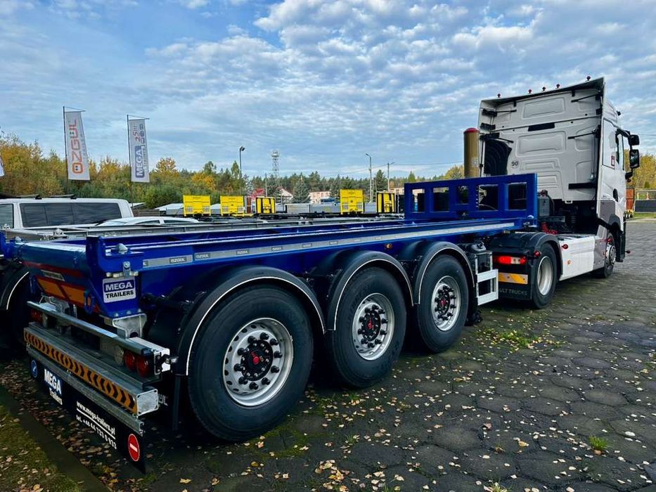 MEGA TRAILERS - naczepa do przewozu kontenerów z wywrotem! z własną hydrauliką wywrotu!  Naczepa podkontenerowa z wywrotem do kontenerów 20 stopowych -STOCK