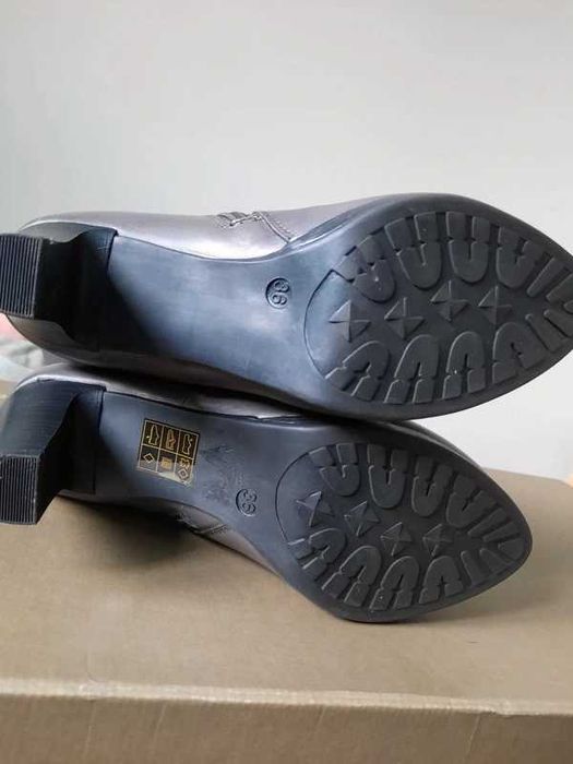 Kozaki bata nałożone raz