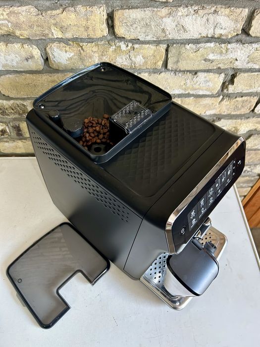 Кофемашина Philips LatteGo EP3246