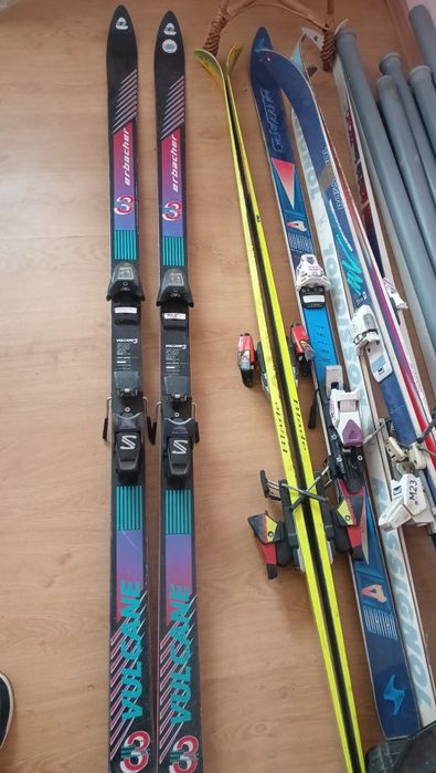 Продам лижі привезені з польщі в нормальному стані