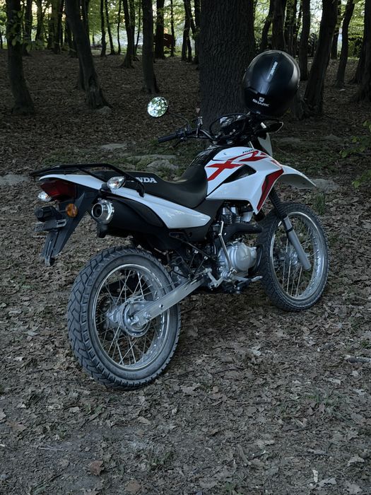 Honda XR 150L.