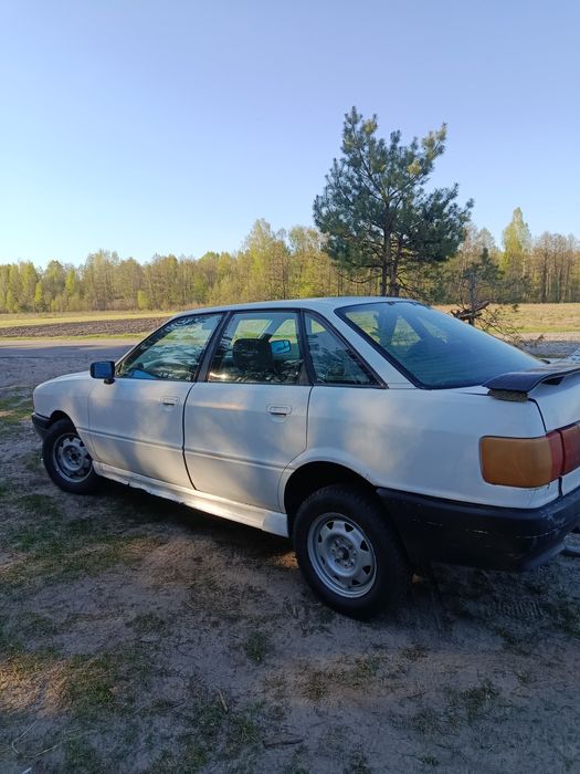 Продам Audi 80 1.6 бензин