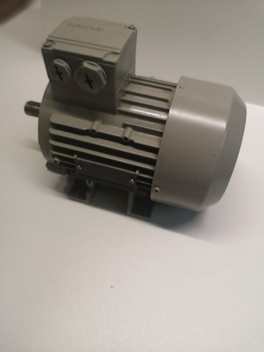 Silnik  trójfazowy Siemens 1.1 kw, 2850 obr