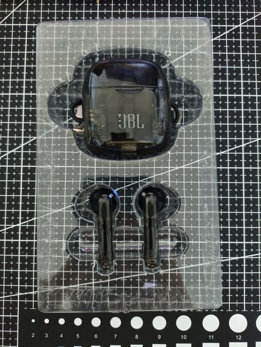 JBL Tune 225 TWS w wersji Ghost Black - prawa uszkodzona