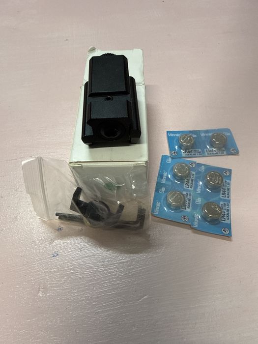 Laserowy przyrzad celowniczy , Laser