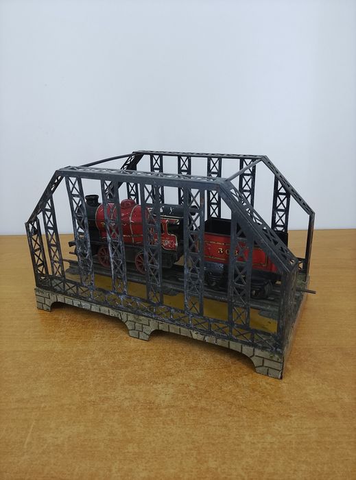 Stara metalowa kolejka z mostem – Meccano