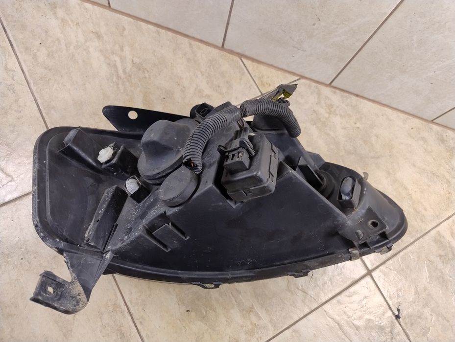 Volkswagen VW Fox 03-11 lampa reflektor Europa lewy przód wysyłka