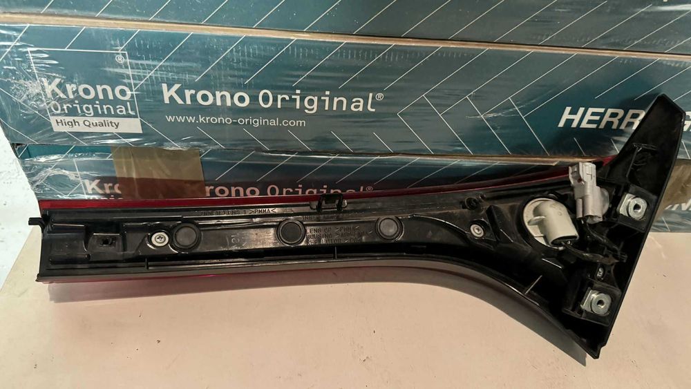 mitsubishi eclipse cross lampa bagażnika tylna lewa