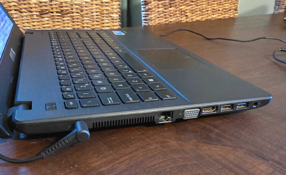 Notebook ASUS X551C 15,6"