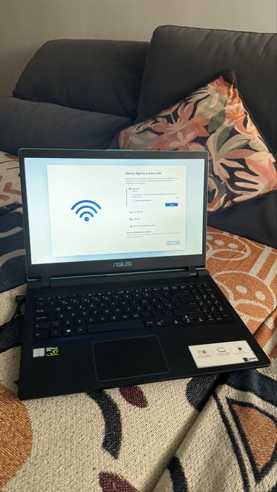 Portátil Asus A560UD para peças