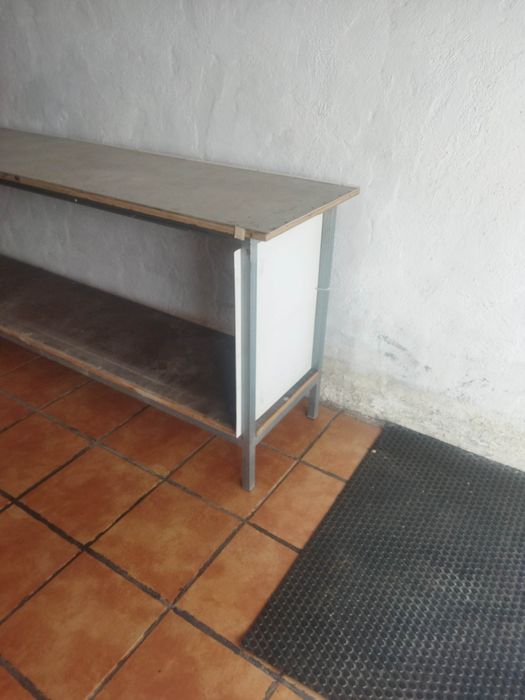 Mesa de trabalho, bancada em ferro/inox mais estante reforçada também