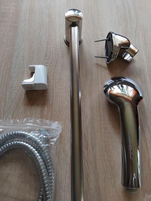 Komplet prysznicowy.Nowy wąż.Bateria ścienna.Kolor srebrny.