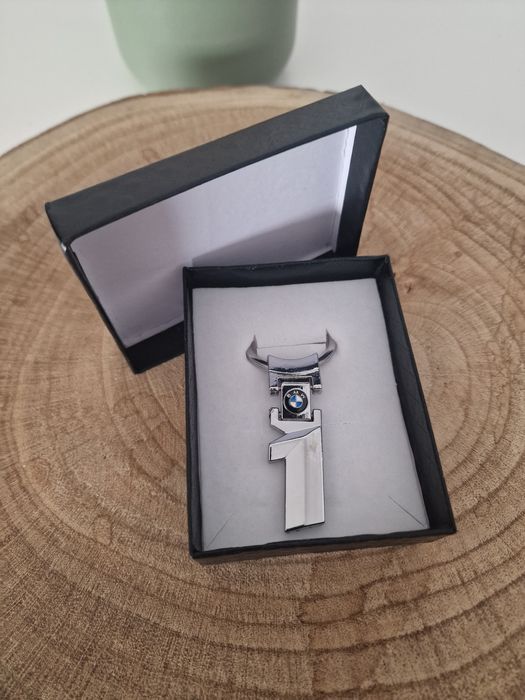 Porta chaves bmw serie 1 , 3 , 5 , 6 , 7 , X novos logo cinza cromado