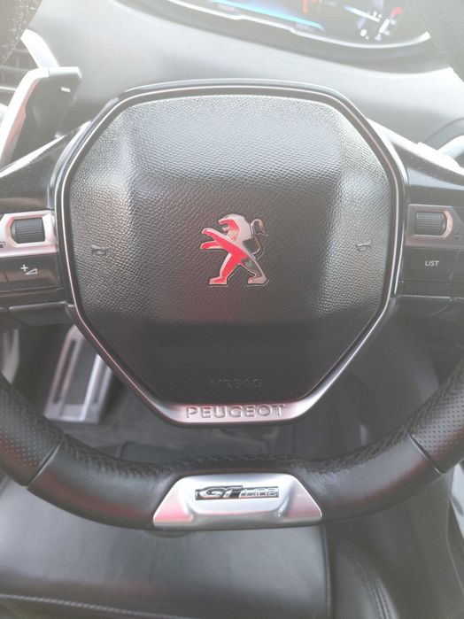 Продам автомобіль Peugeot 3008