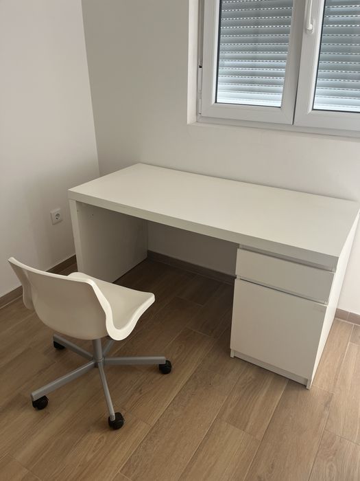 Secretaria malm + cadeira
