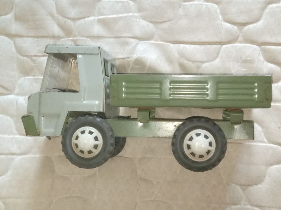 Игрушечные машинки СССР