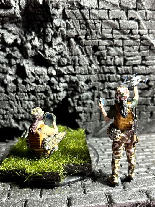 Фігурки 1/35 Маштаб Дівчата з дронами Україна