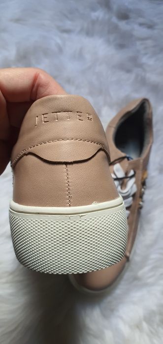 Buty Jette nowe oryginalne Rozmiar 42 beżowe snakersy