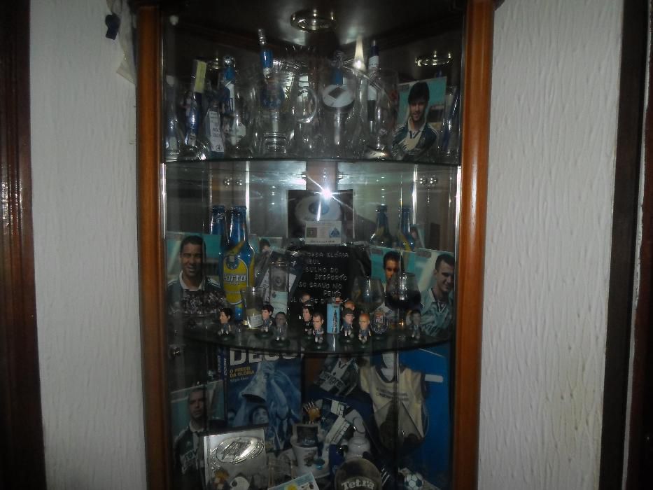 tributo ao f c do porto em vitrina de cerejeira