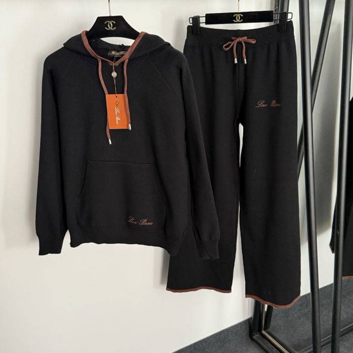 Вязаний костюм Lora Piano