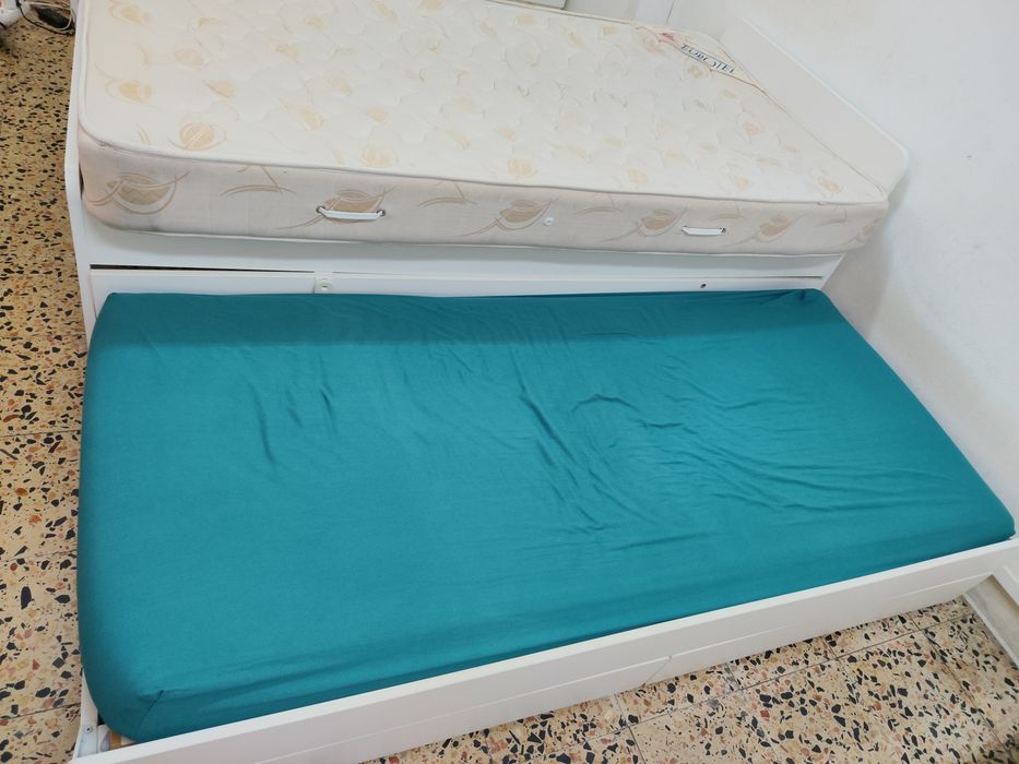 Cama de solteiro dupla