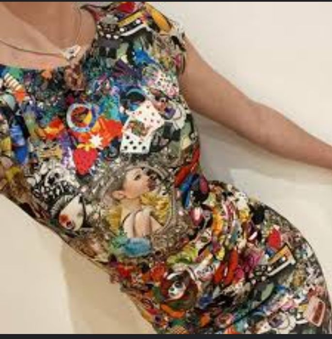 Яскраве плаття-футляр