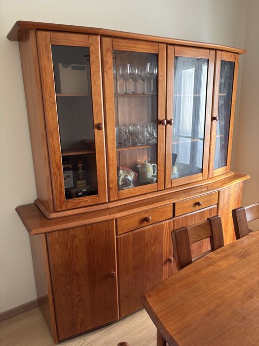 Moveis e mesa sala jantar Cerne