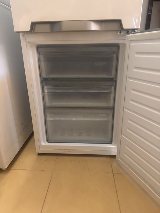 Lodówko Zamrażarka Sharp