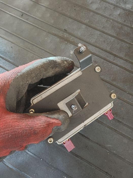 Wzmacniacz antenowy audi A4 b6 b7