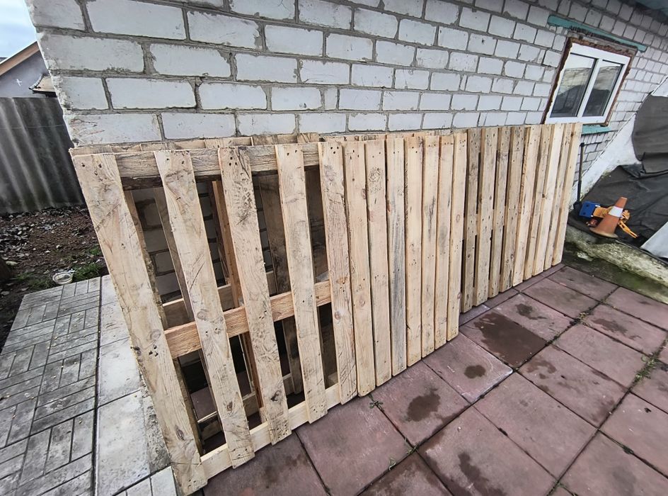 Палєти, піддони.