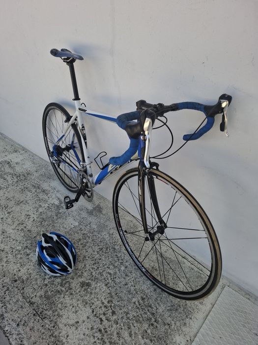 Bicicleta de Estrada BH Race M 54+ Capacete Ges Essen (Oferta)