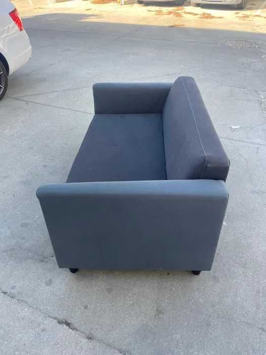2 sofas de 2 lugares