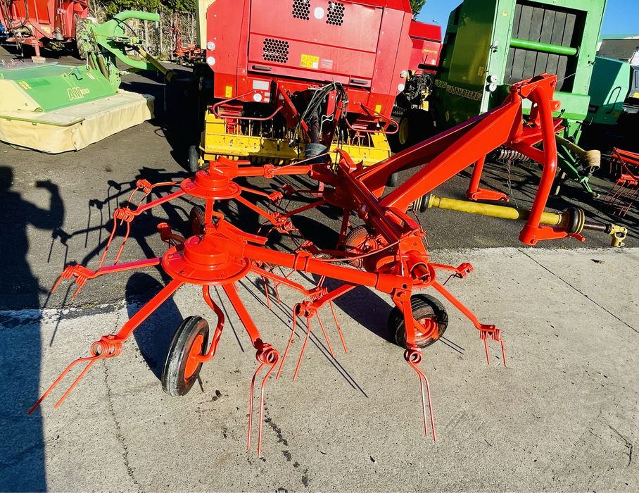 volta fenos,espalhador de erva,henificador