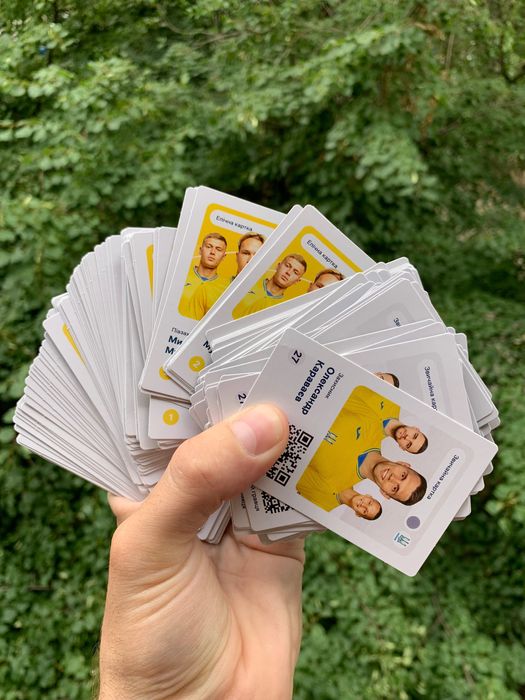 Карточки футболистов Whitebit АТБ Эпичные Легендарные сборная Украины