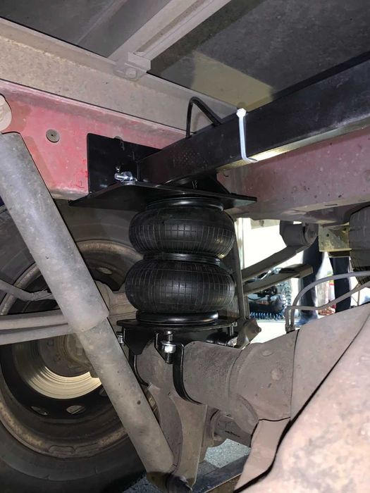 Пневмопідвіска на Ford Transit (задній привід)