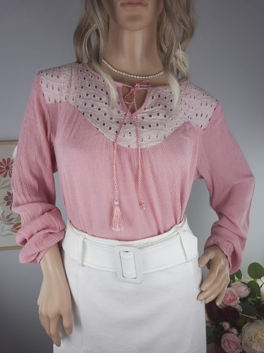 Wiskozowa koszula ażurowa koronkowa muslinowa bluzka pudrowa elegancka