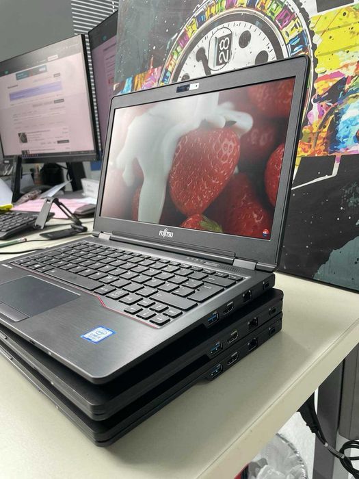 Компактний Fujitsu LIFEBOOK U729 з зарядкою USB-C є кількість