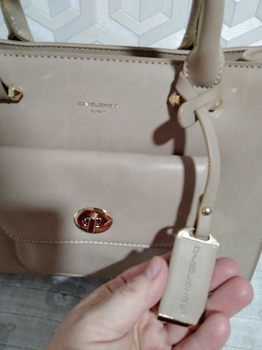 Жіноча сумка David Jones