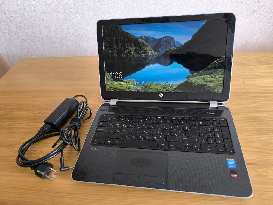 Ноутбук HP Pavilion 17 / 16GB DDR3 /500 GB HDD /AMD Radeon R2 Graphics