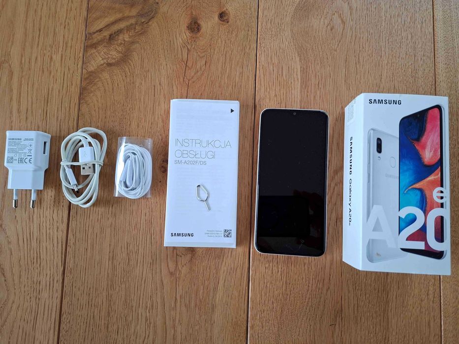 Telefon Samsung Galaxy A20e (biały)